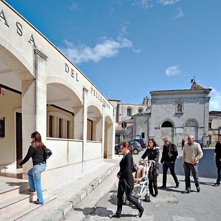 Albergo Casa Del Pellegrino Monte SantʼAngelo Exterior foto